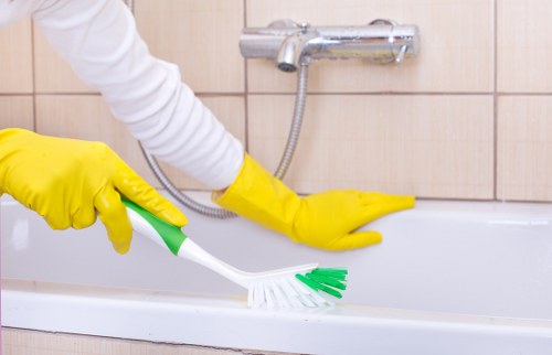 Window cleaner using safe equipment for window cleaning in Clapham